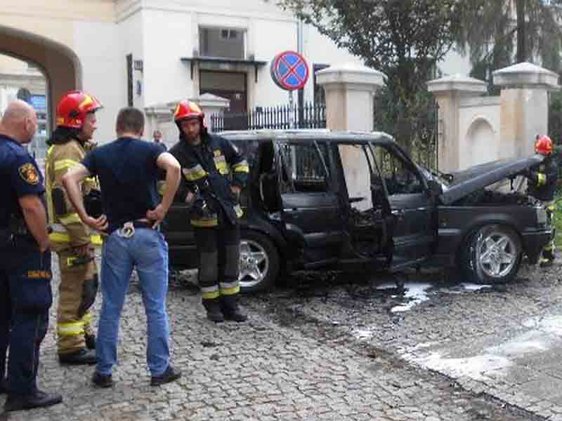 2019 08 spalony samochod 00