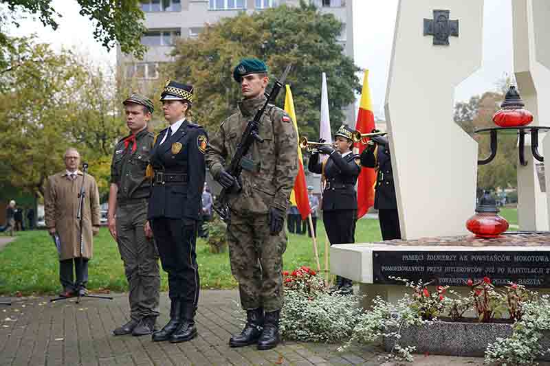 pomnik rozstrzelanych 05