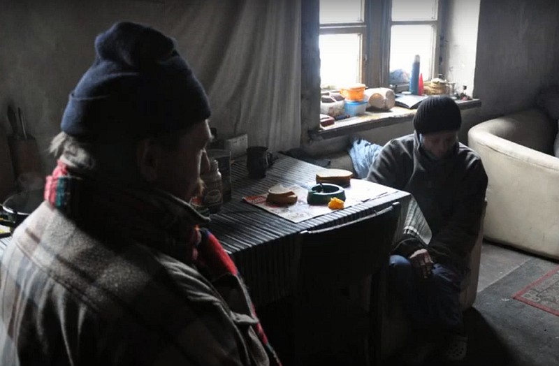 Aktywne łącze do filmu z&nbsp;utworem o&nbsp;bezdomnych.