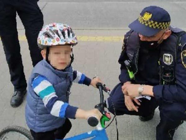 Zagubiony trzylatek pod opieką strażników miejskich