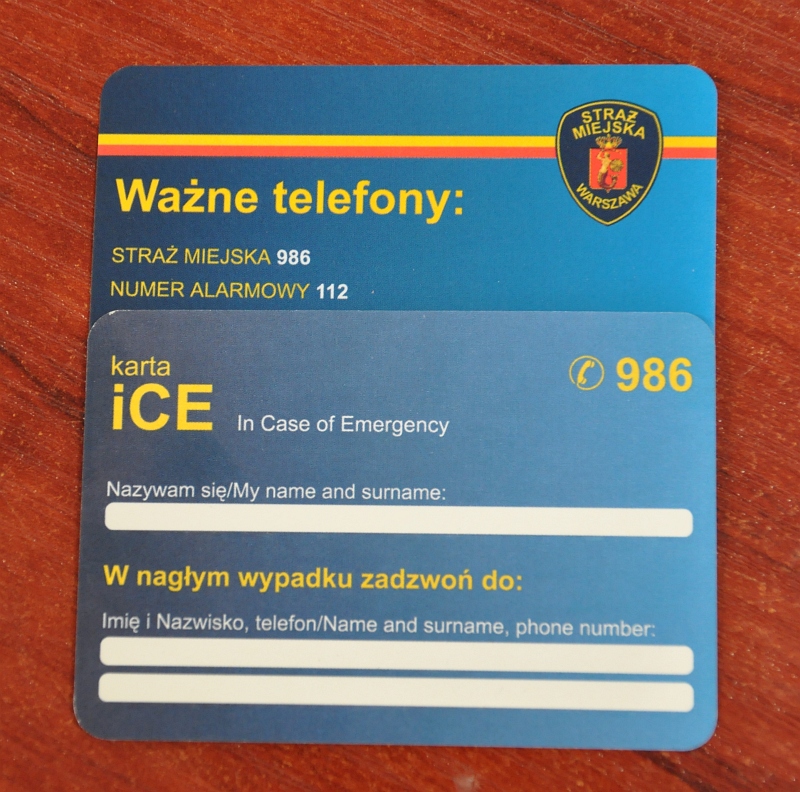 Karta ICE (In case of emergency- w nagłym wypadku) pozwalająca wpisać dane kontaktowe do osób, które należy powiadomić w przypadku np. zagubienia.