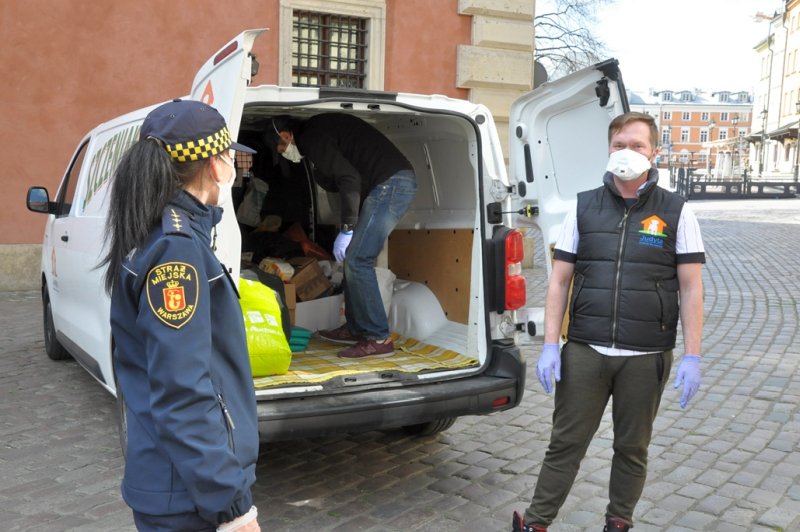 2020 04 karma dla szczeniakow 01