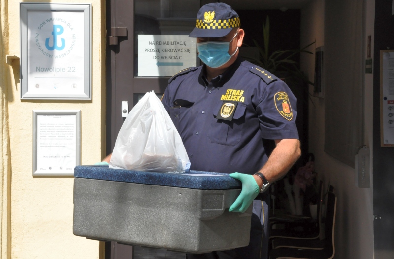 2020 08 posilki powstancy 01