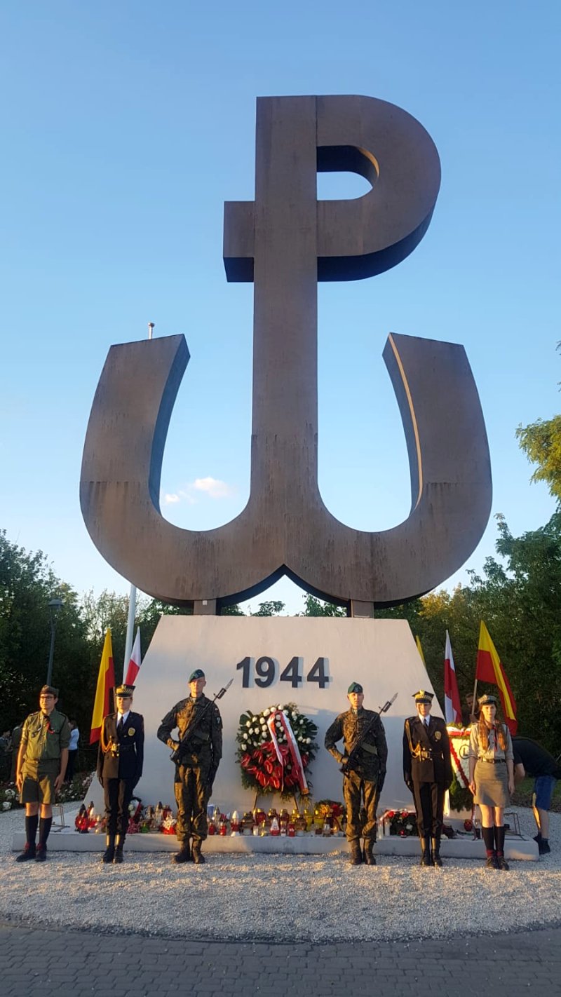 2020 08 powstanie kopiec 01