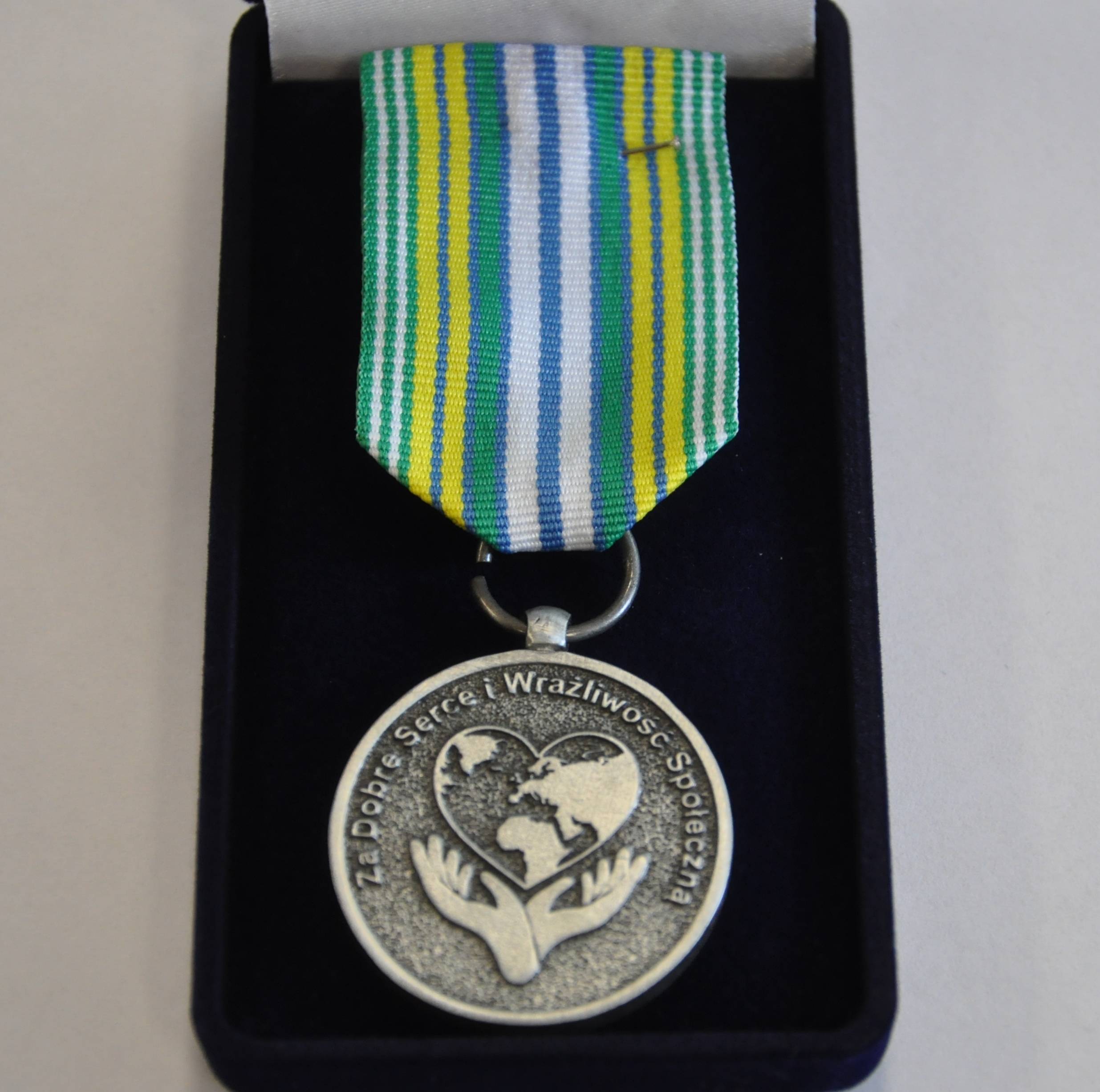 Medal „Za dobre serce i wrażliwość społeczną”.